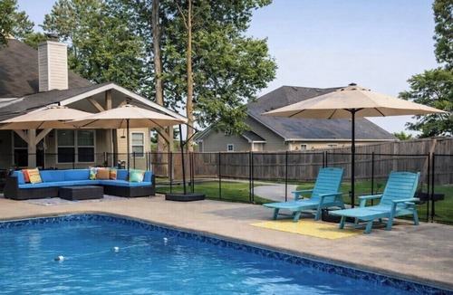 Winston House | Private Pool Retreat with Fire Pit Near Golf
