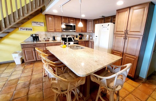 Key Colony Beach House | Private pool, sleeps 7, 5min access to Ocean, 37.5ft dock, shelter bay view