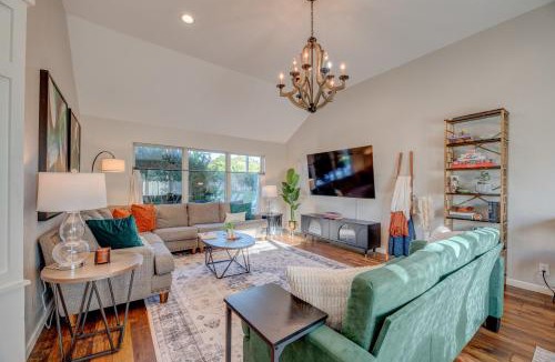 Norman House | Private Pool Sleeps 14 3 King Beds Near OU
