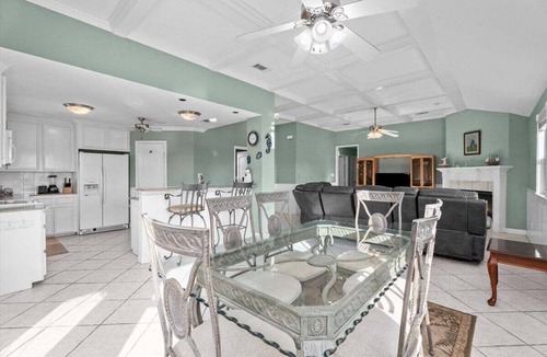 Terramar Beach House | Private Pool | Sleeps 7 | Ping Pong