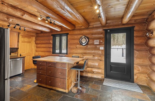 Saint Come Ski Chalet | Private Pool, Spa, Pool Table | Le St-Come