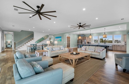 Pensacola Beach House | 🌴🌞Private Pool + Stunning Gulf Views | Perfect for Groups | Emerald Oasis🌴🌞