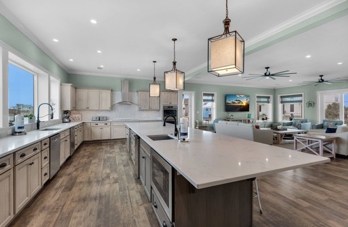 Pensacola Beach House | 🌴🌞Private Pool + Stunning Gulf Views | Perfect for Groups | Emerald Oasis🌴🌞