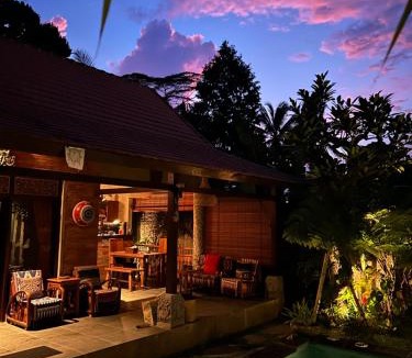 Kedewatan Villa | Private Pool & Stone Spa Bath & Covered Terrace