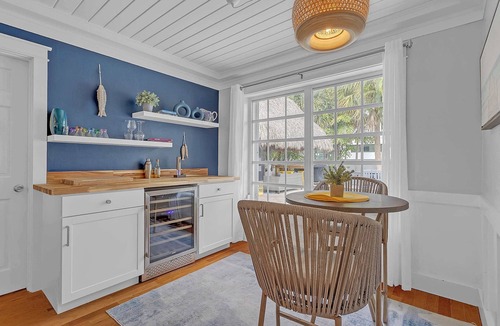 The Cove Apartment | Private Pool | Tiki Bar | 3BR | Near Pier & Beach
