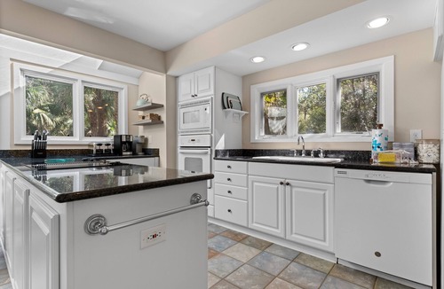 Heritage Woods House | Private Pool ~ Cabana ~ 5 Deer Run Lane