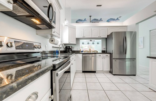 Juno Beach House | Private Pool + Backyard: Villa in North Palm Beach