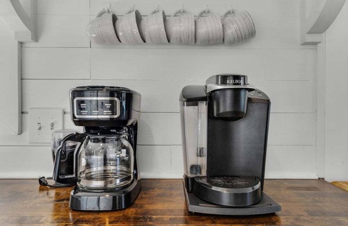 El Centro Beach House | Private Pool, Private Home 6min walk to the Beach!