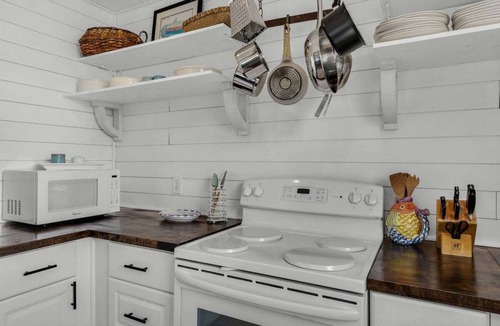 El Centro Beach House | Private Pool, Private Home 6min walk to the Beach!