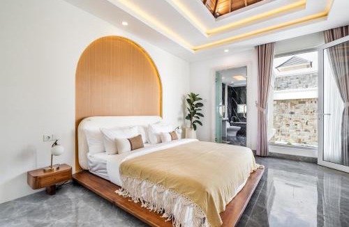 Tumbak Bayuh Villa | Private Pool Villa Arsy w Rooftop By Orivista