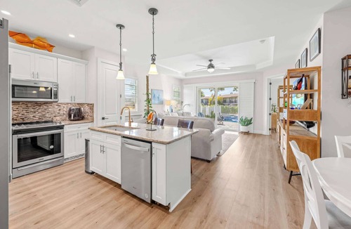 Truckland Apartment | Private Pool Villa Near Sanibel | End Unit Retreat