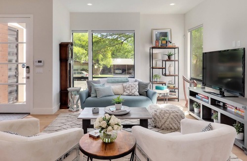 Barton Hills House | Private Pool, Walk to DT, LOW Winter + SXSW Rates!