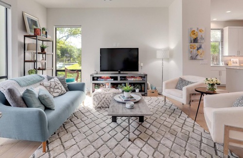 Barton Hills House | Private Pool, Walk to DT, LOW Winter + SXSW Rates!