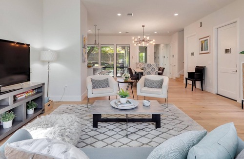 Barton Hills House | Private Pool, Walk to DT, LOW Winter + SXSW Rates!