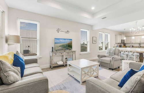 Orange Beach Apartment | Private Pool | Walk to Beach | Coastal Escape