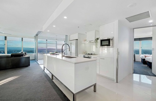 Surfers Paradise Apartment | Private Q Tower Apartments - Wow Stay