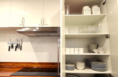 Highett House | Private quad guest room with full kitchen and free parking