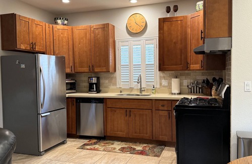 Napa Apartment | Private/Quiet/Comfy Duplex <1 mile walk Downtown Napa