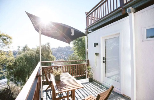 Los Feliz Condo | Private & Quiet Los Feliz Guest Suite with VIEWS!