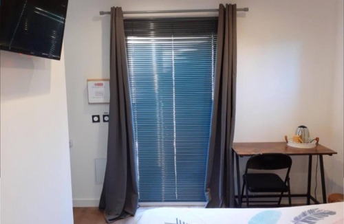 Chavanoz Ski Chalet | Private, quiet room