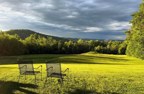 Guilford Apartment | Private, Quiet Studio With Mountain Views