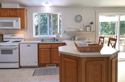 Willow Creek House | Private, Quiet, Willow Creek Retreat