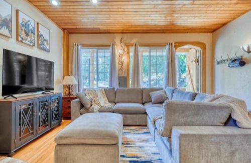 Anacortes Apartment | Private Ranch 2BR Cabin Retreat Sleeps 9