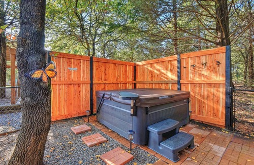 Gordonville House | Private Ranch w/hot tub, gameroom near Lake Texoma