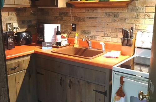 Adams County Cabin | Private “readaway” retreat. Enjoy quality time, unwind and reset. Dog friendly.