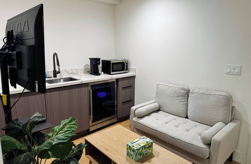 Outer Mission House | Private Remodeled 2BR driveway parking