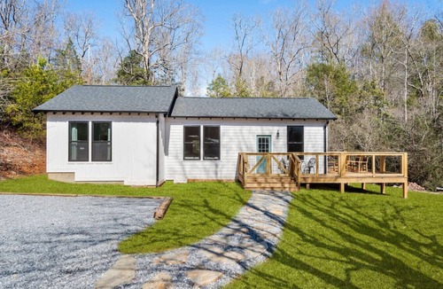 Old Fort House | Private Renovated Farmhouse.