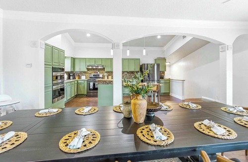 San Antonio House | Private Resort | 95° Pool + 4 Baths Near Pearl