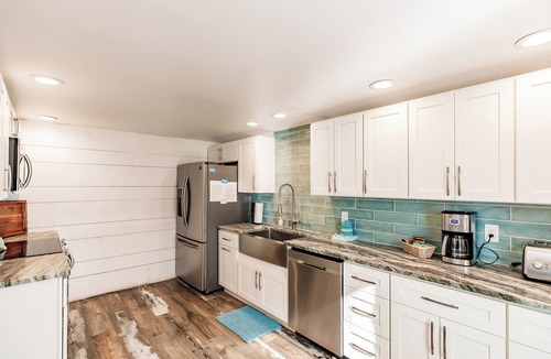 Siesta Key Hotel | Private Resort Across street from beach