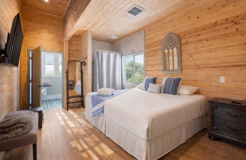Stockton Hotel | PRIVATE RESORT – SLEEPS 48 - Event Spaces Included