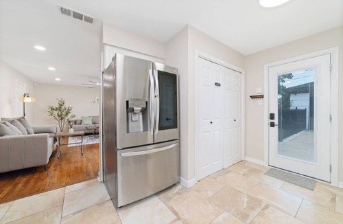 Westbury House | Private Resort-Style Pool, Tiki Cabana Paradise 3BR/2BA Near NRG Stadium
