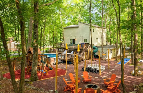 East Stroudsburg House | Private Resort-Style Heated Pool, Hot Tub, Theater