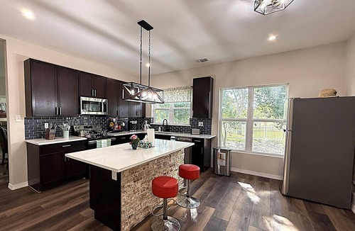 Seguin Other | Private Retreat Farmhouse/River/Fire Pit/Foosball/Large Lot & Trees