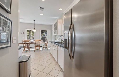 Wellborn House | Private Retreat on 50 Acres of Countryside Bliss!