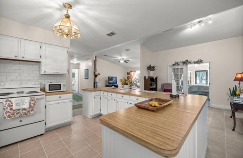 Williston Highlands House | Private Retreat w/Golf Views – Quiet & Peaceful