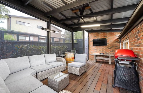 Lilydale House | Private Retreat with Spacious Alfresco & Parking