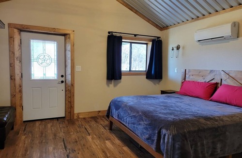 Wise County Other | Private Retreat with Pond, Pool and Hot Tub