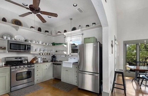 Johnson City House | Private River Access + Hot Tub + Wine Country + Dark Skies on 11 acres