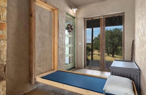 Johnson City House | Private River Access + Hot Tub + Wine Country + Dark Skies on 11 acres