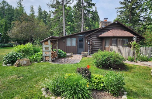 Indian River Cabin | Private River Frontage Cabin! 🌲🚣‍♂️ Paddle, Float, and Relax to Burt Lake!
