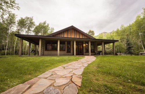 Darby House | Private River Front Cabin