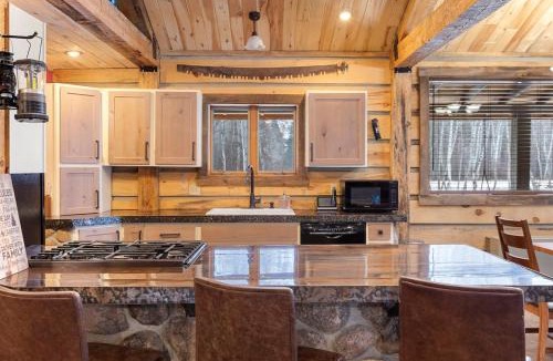 Darby House | Private River Front Cabin