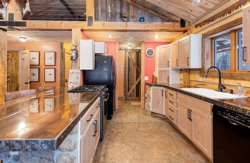 Darby Cabin | * * * *Private River Front Cabin * * * *