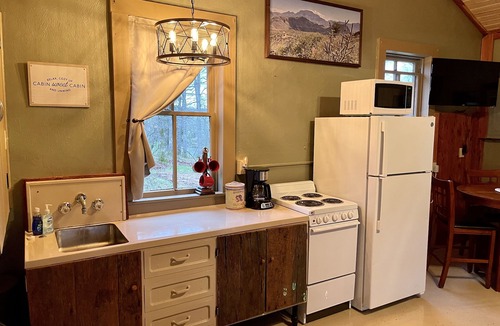 Steelville Cabin | Private River Frontage! Beautiful Cabin with Amazing views! Available now!