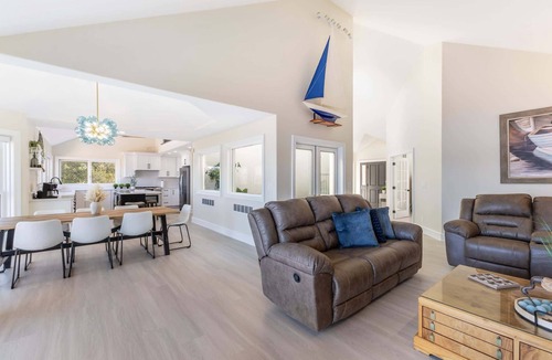 Mays Landing House | Private Riverside Retreat | Dock, BBQ & Game Room