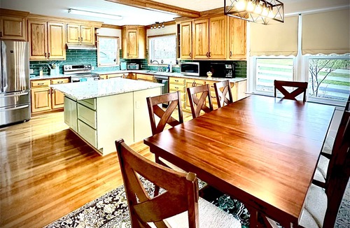 Fries House | Private Riverview Home with Hot Tub on New River Trail